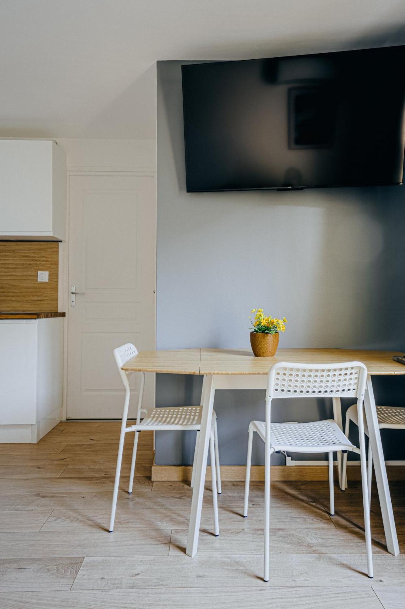 Charmante Maison Avec Jardin Sans Vis-A-Vis Saint-Fons Exteriör bild